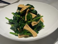 豆黄金炒豌豆尖-四季民福烤鸭店(前门大栅栏店)