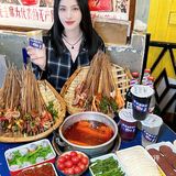 马路边边 | 一口回到小时候的串串香