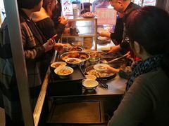 -松树干拌面店