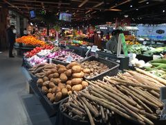 -中百仓储超市有限公司(越秀星汇维港店)