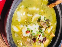 -周鱼小馆石锅酸菜鱼(活力汇店)