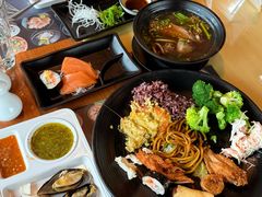 -彩虹云霄酒店75层国际自助餐