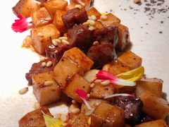 牛肉粒炒年糕-桂满陇天书(南京德基旗舰店)