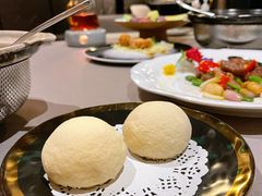 脆皮流沙包-皇朝会.经典传统粤菜(外滩店)