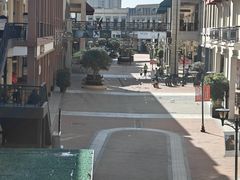 -王府井奥莱临潼小镇(临潼店)