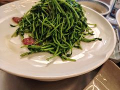 鸡油腊味炒豆苗-潮界(凯德晶萃店)