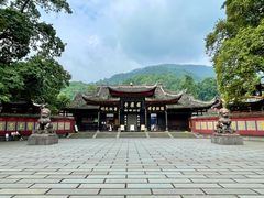-峨眉山报国寺