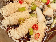 -鲜入唯煮·港式海鲜牛肉火锅(金宝街店)