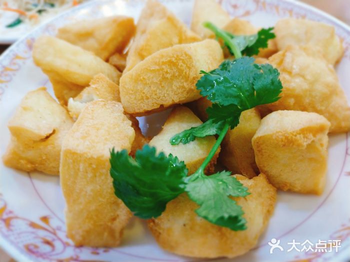 正宗普宁豆干坊·洪记砂锅粥(红领巾路店)普宁特色炸豆干图片