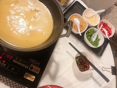 -鲜入围煮花胶鸡海鲜火锅