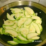 家常菜中好吃又好做的炒西葫芦
