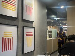 -麦当劳(轻轨曹杨路店)