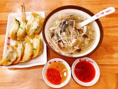 酸辣汤-小姜锅贴(凤凰街店)