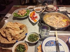 -尚尚仙·酸汤猪手·猪肚鸡火锅(华联万柳购物中心店)