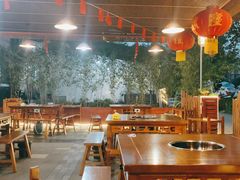 大堂-岳记兴隆·青城腊排铜火锅(融创店)