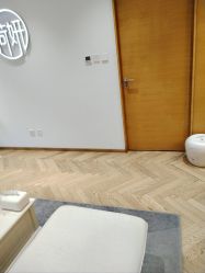 -HEYAN荷妍专业脱毛连锁机构