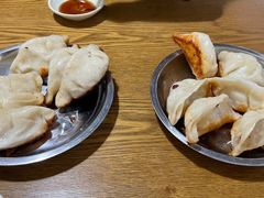 -黄阿姨锅贴大王(万航渡路店)