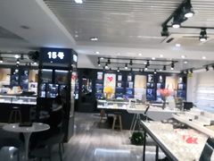 -宏宇眼镜蔡司依视路折扣店(兆佳眼镜城店)