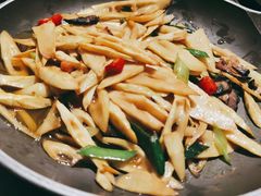腊肉炒春笋-嘎嘎鸭脑壳(蜀汉路店)