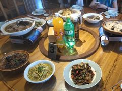 -头上红煨盐鸡·非遗院子餐厅