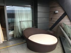 -上海滴水湖皇冠假日酒店