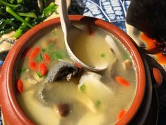 松茸鸡汤-龙姐私房菜(和顺古镇店)