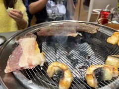 -围炉肉舍•炭烤活鳗•丹东海鲜烤肉(步行街店)