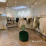 终于买到了心心念念的衣服 太满足啦