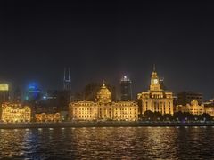 -黄浦江游览十六铺3号码头网红自助餐