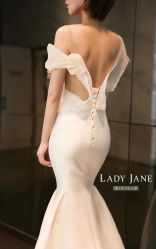 -Lady  Jane高端婚纱礼服馆