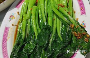 Scallion Oil Drizzled Guangdong Bok Choy