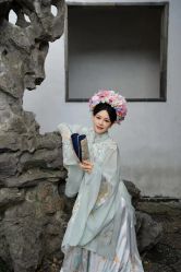 -两间半汉服工作室(平江路店)