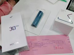 -荣耀授权专卖店(黄浦浙江中路店)