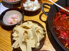 -乐闹闹重庆火鍋(民治店)