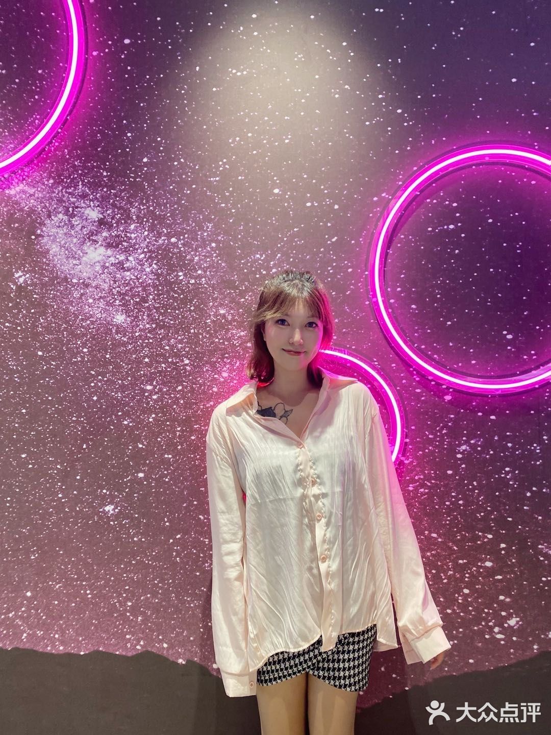 高科技机器人全程服务｜不用自己动手的火锅店