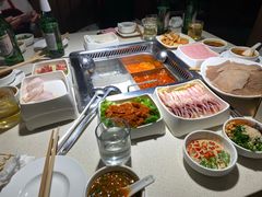 -海底捞火锅鲜切牛肉主题店(长寿路店)
