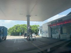 -临港服务区·停车场