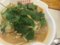 -袁记串串香(泉水轻轨站店)