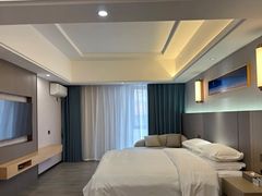 -上海泊客小栈(虹桥娄山关路地铁站店)