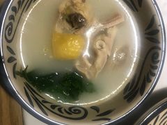 -尚尚仙·酸汤猪手·猪肚鸡火锅(华联万柳购物中心店)