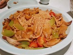 -江城小馆陕南妈妈菜·全球旅行餐厅(钟楼店)