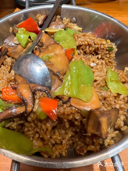 老滇山寨•云南特色菜•地方菜•民族风情歌舞表演(金碧店)图片