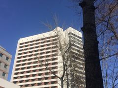-燕山大酒店