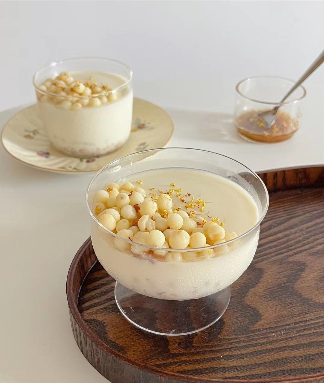 也到了吃鸡头米的季节了,今天做了很符合秋季的甜品:鸡头米桂花布丁