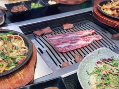 -臻牛烤肉