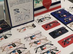-J-Optical佳视明眼镜·蔡司视觉(青岛金茂览秀城店)