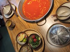 -野山舂·贵州现舂酸汤火锅(鸿通城店)