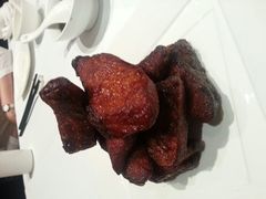 在臺灣不敢吃的魚類料理，倒是給上海的本幫燻魚給熨燙的服服貼貼的。-福1039(愚园路店)