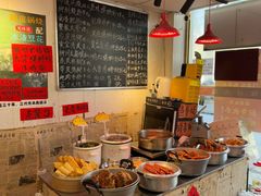 -柳州肥姨妈大骨螺蛳粉(东靖路店)