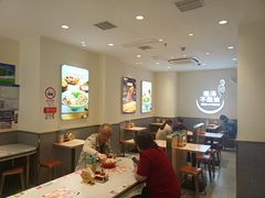 -小杨生煎(金山百联购物中心3楼店)